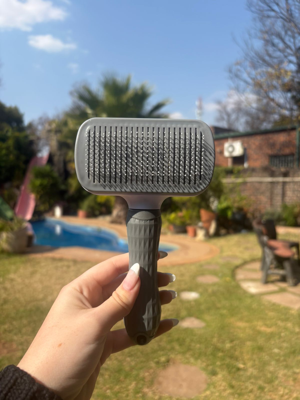 Pawnest™ Shed Slayer Brush