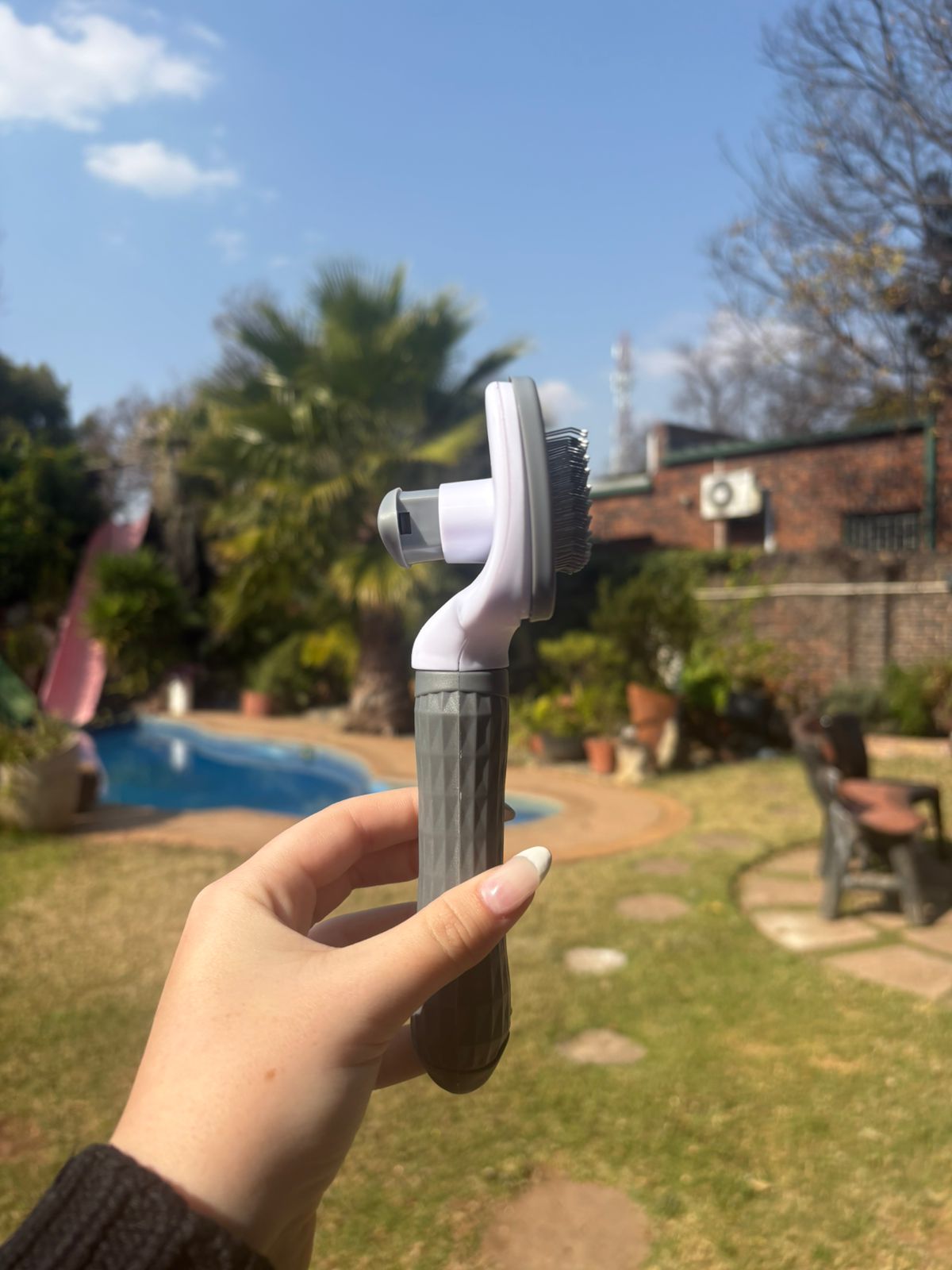 Pawnest™ Shed Slayer Brush
