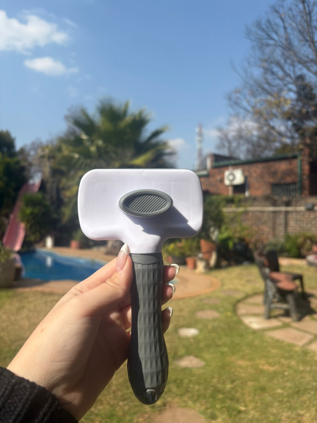 Pawnest™ Shed Slayer Brush